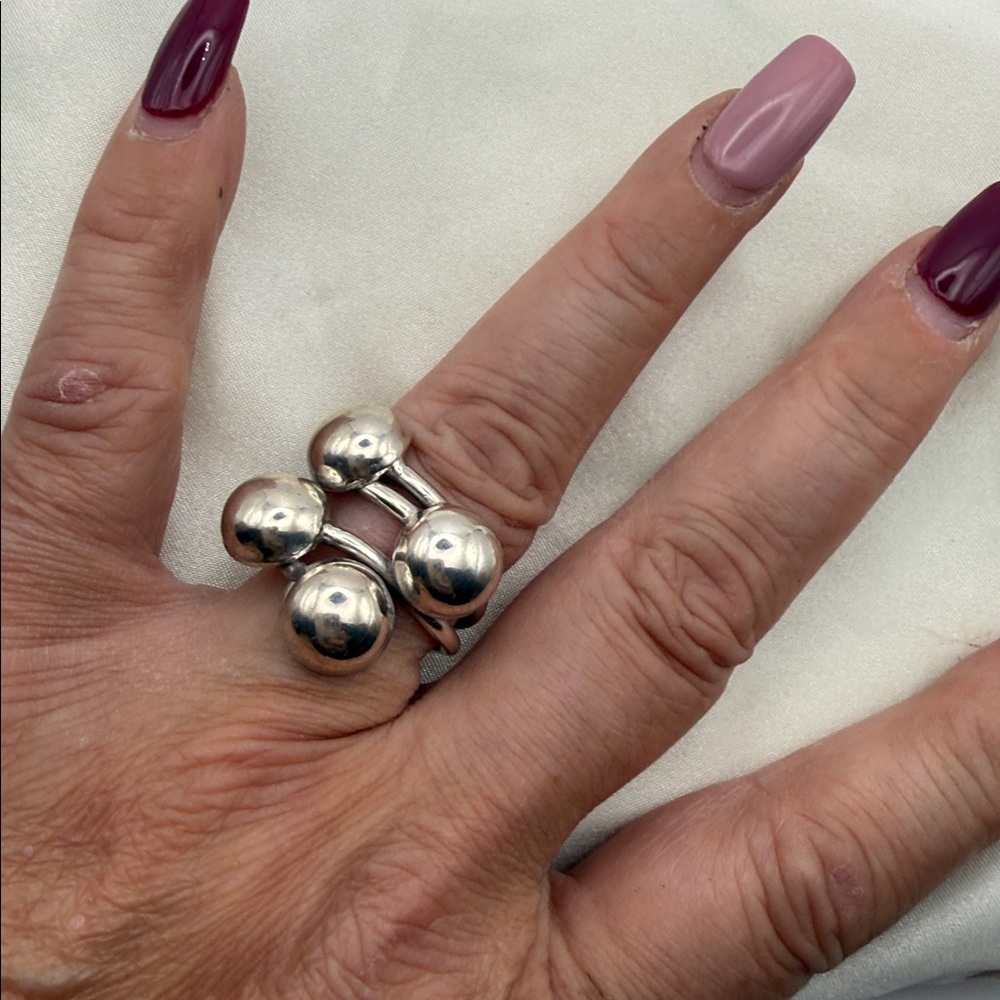 Chunky  Sterling Silver Women's Ring 9.34 grams stamped weight: 17.05 G - Picture 5 of 15